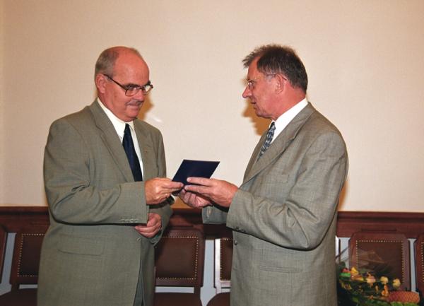 Medal KF 2002 3.jpg